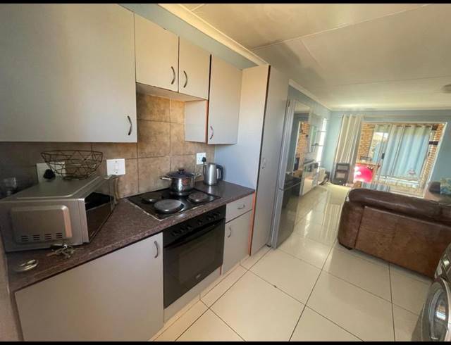 3 BEDROOM TOWNHOUSE FOR SALE IN NORKEM PARK